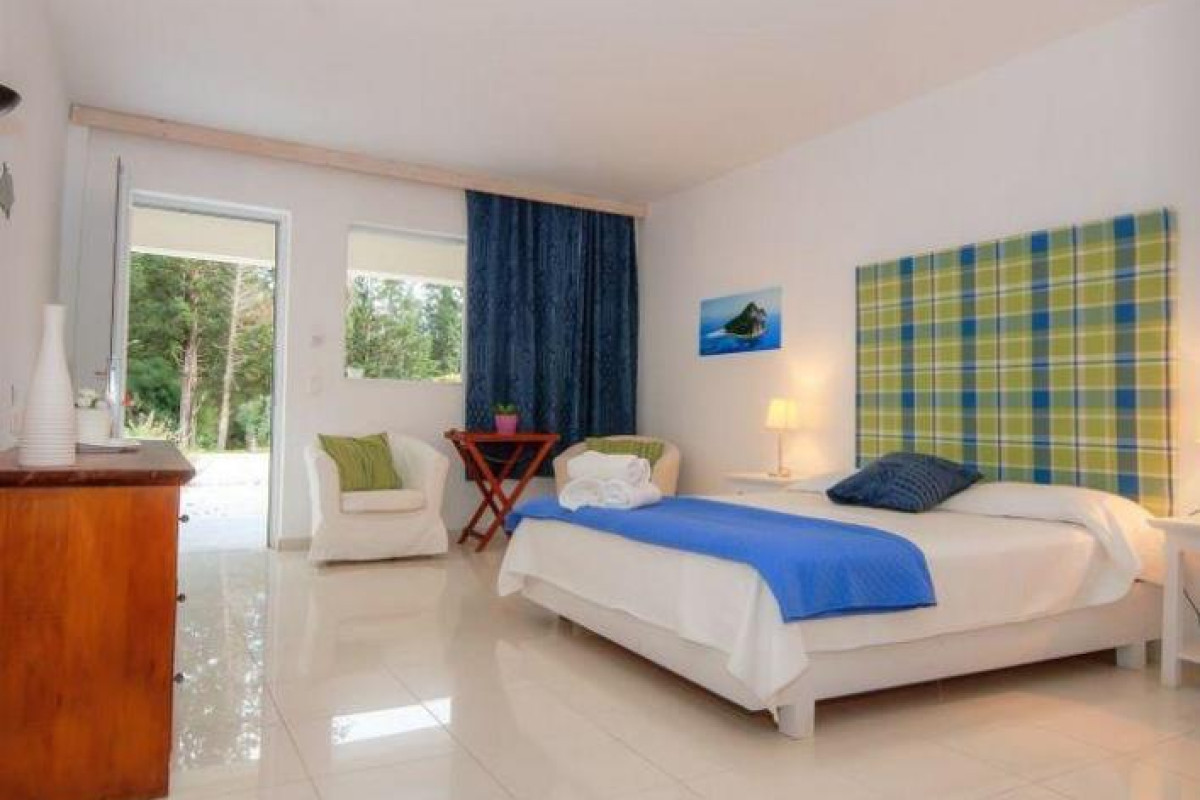 Belvedere Gerakas Luxury Suites