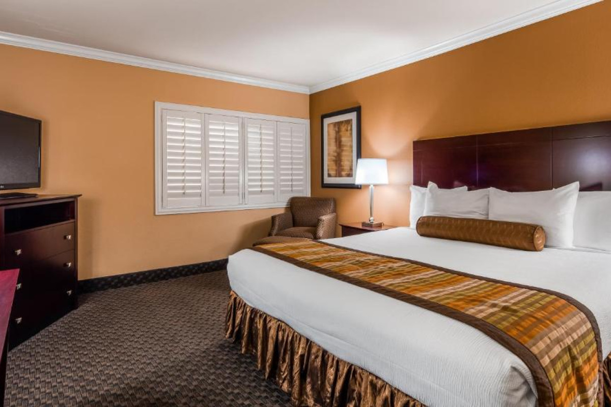 Best Western Plus Casino Royale