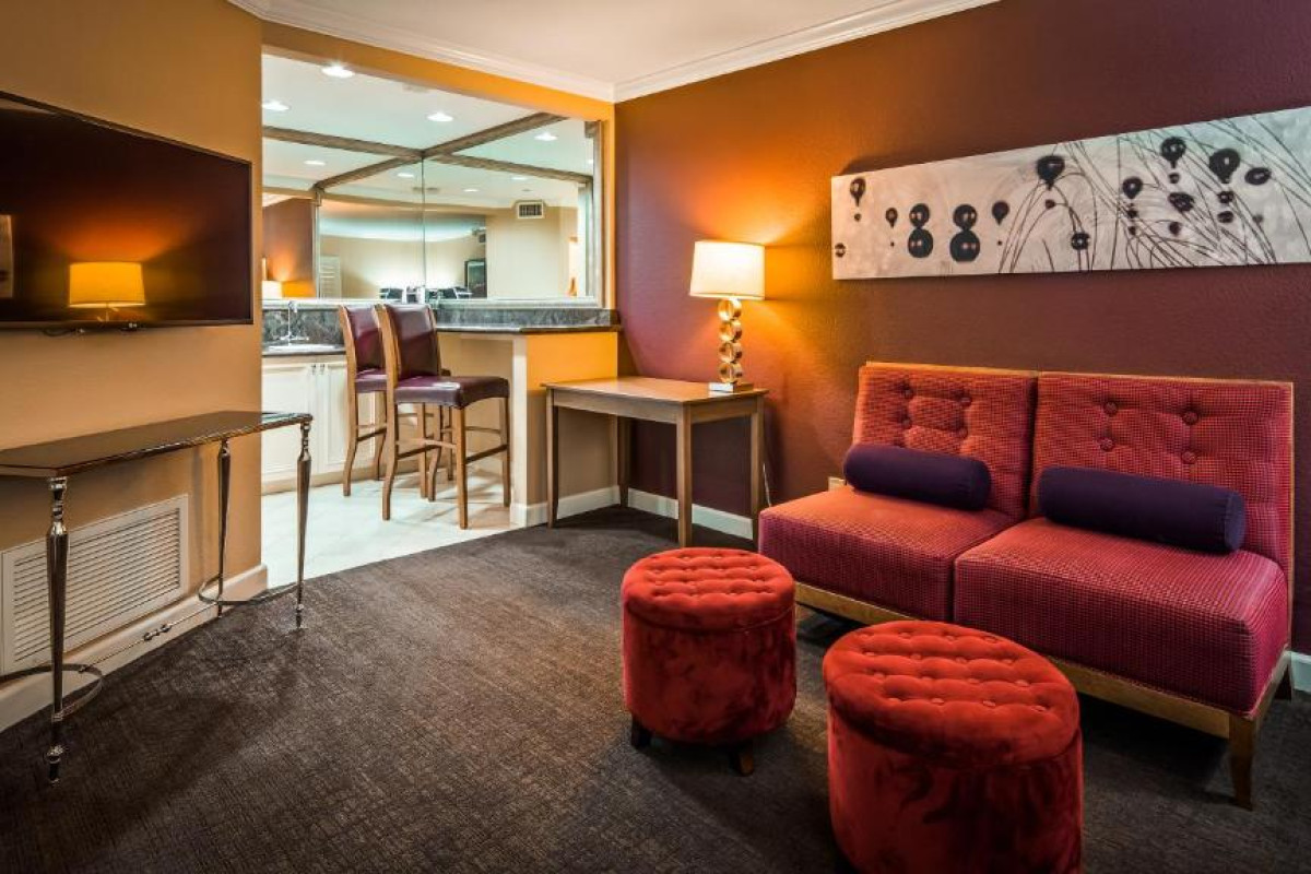 Best Western Plus Casino Royale
