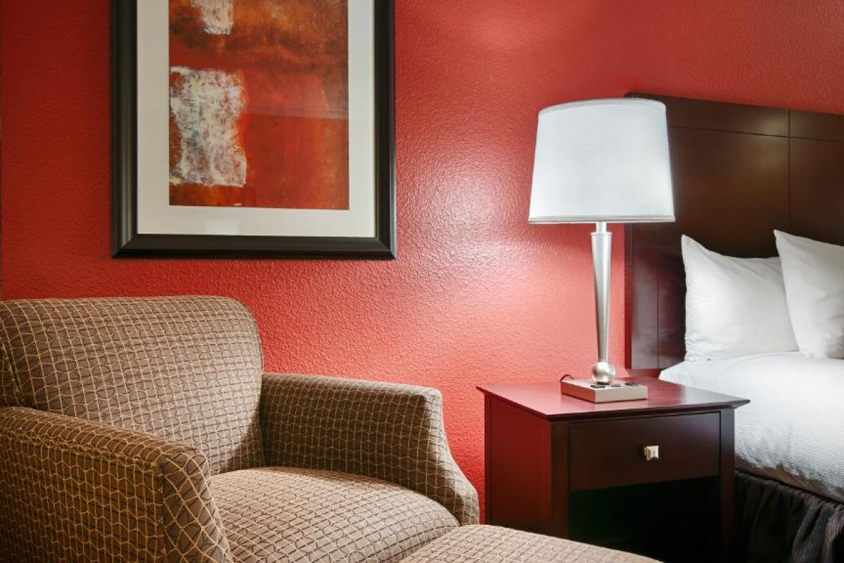 Best Western Plus Casino Royale