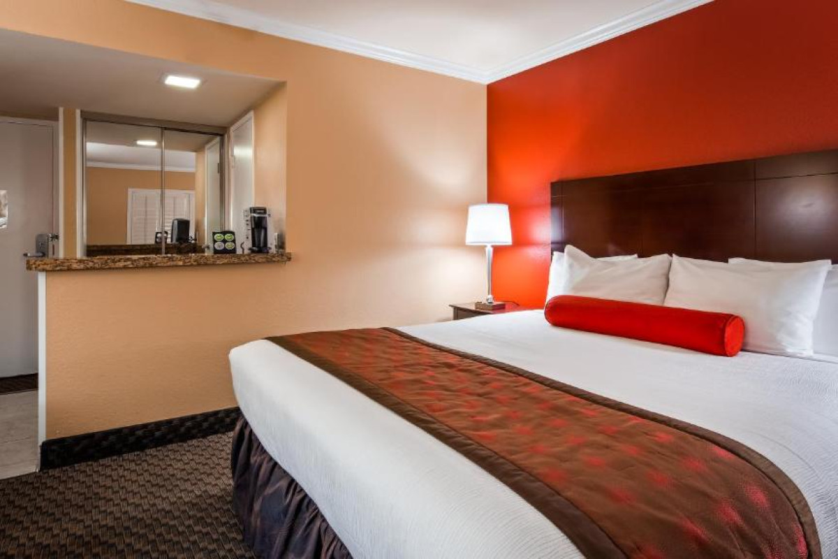 Best Western Plus Casino Royale