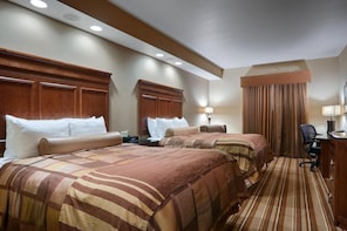 BEST WESTERN PREMIER KC SPEEDWAY INN & SUITES