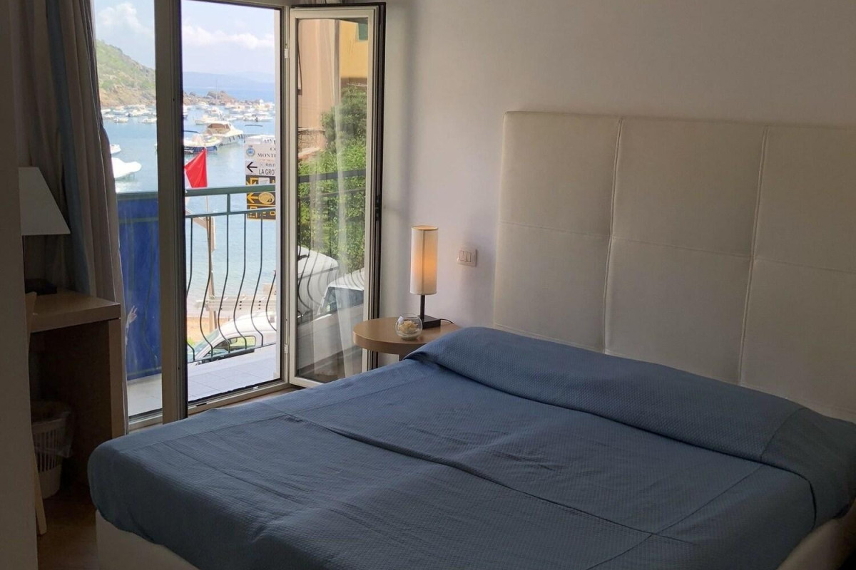Bi Hotel