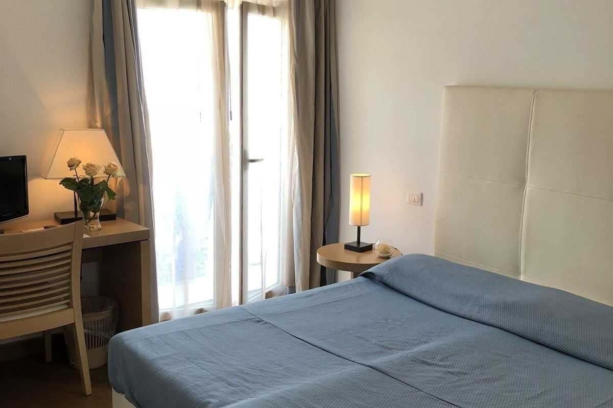 Bi Hotel