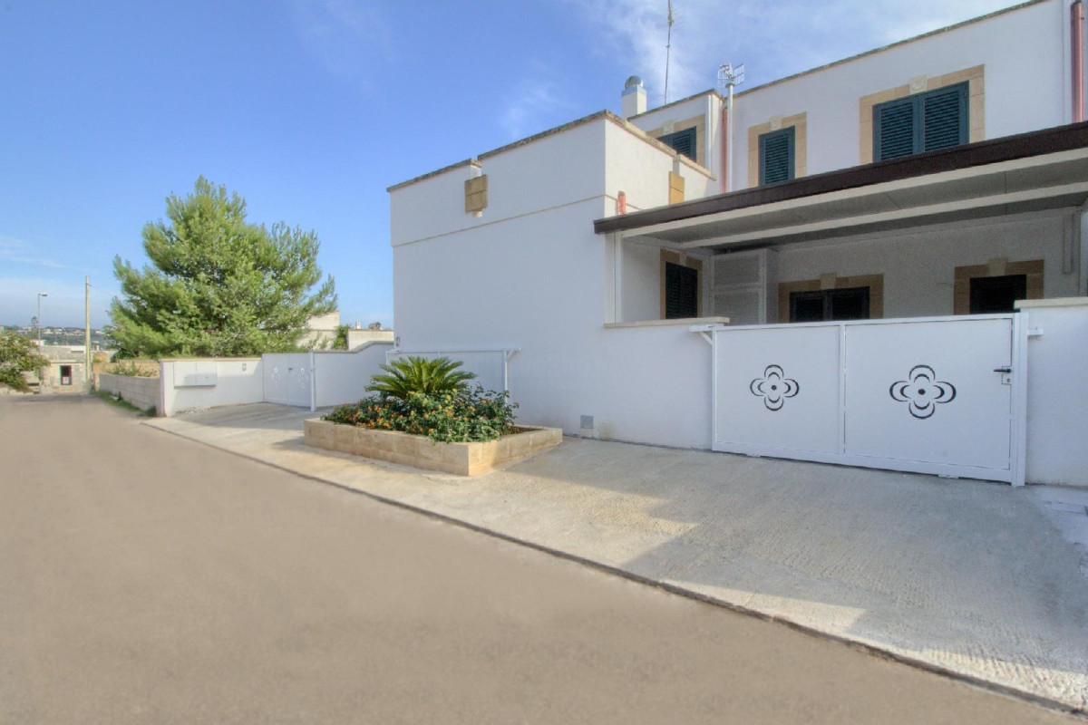 Blanca Deluxe House