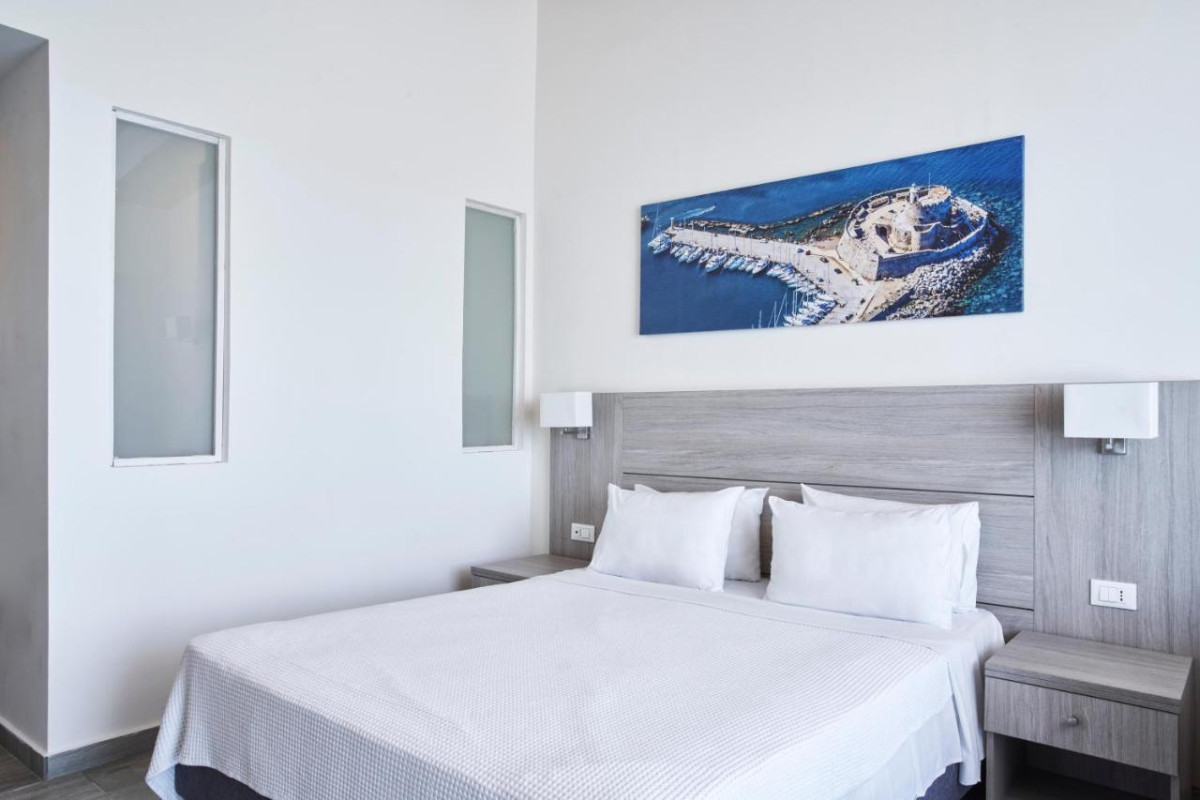 BLUE BAY HOTEL