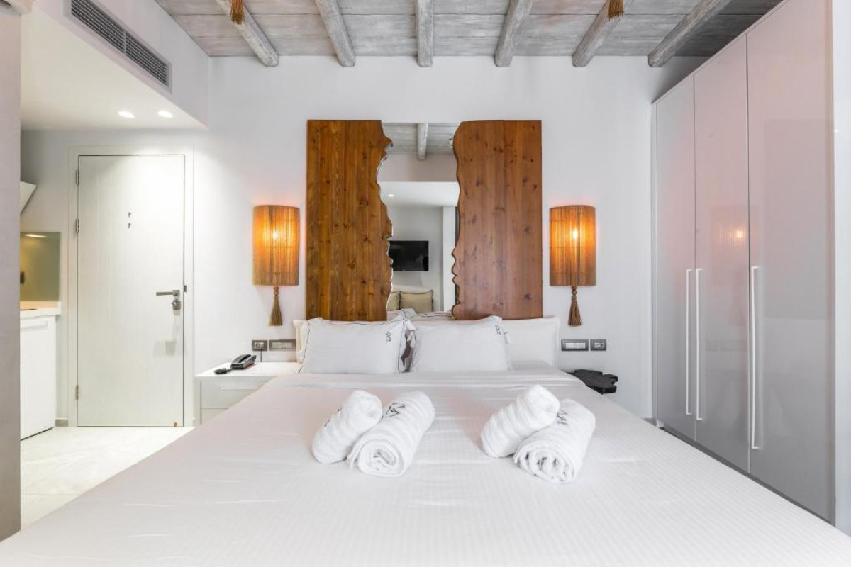 Blue Carpet Suites