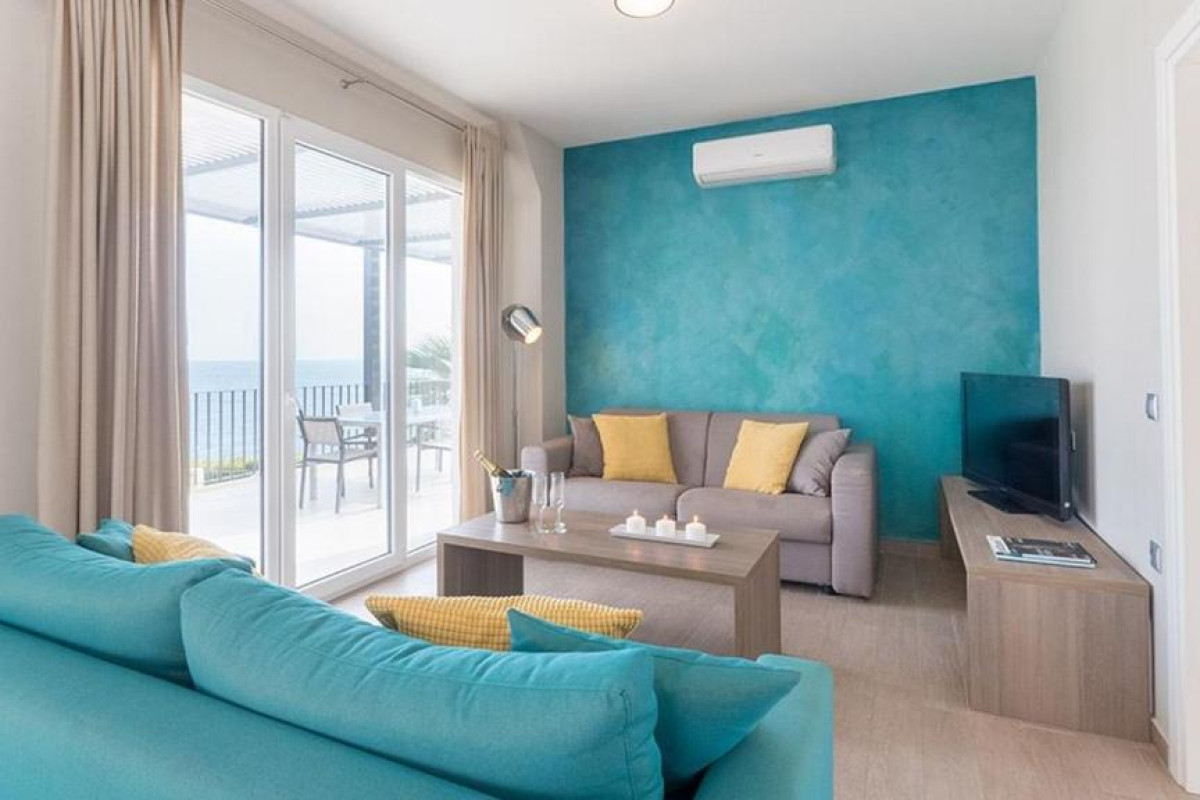 Blue Jasmine Hotel
