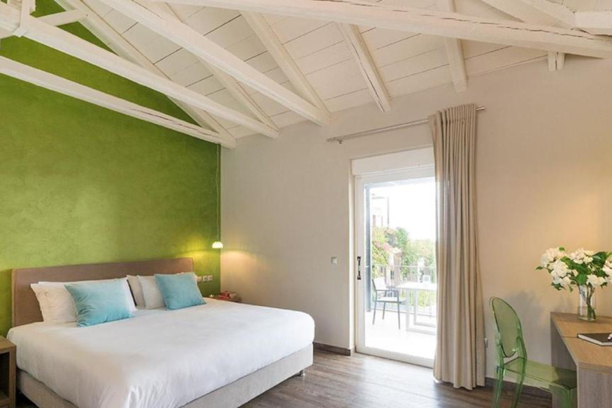 Blue Jasmine Hotel