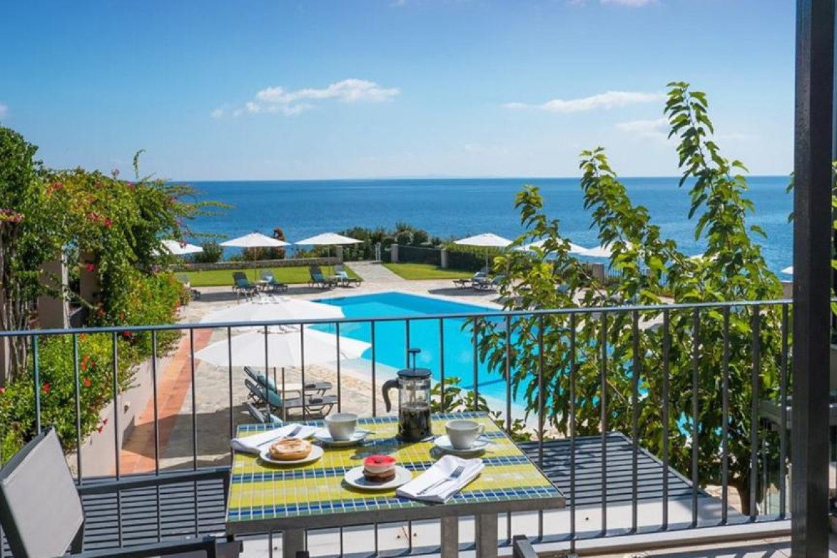 Blue Jasmine Hotel