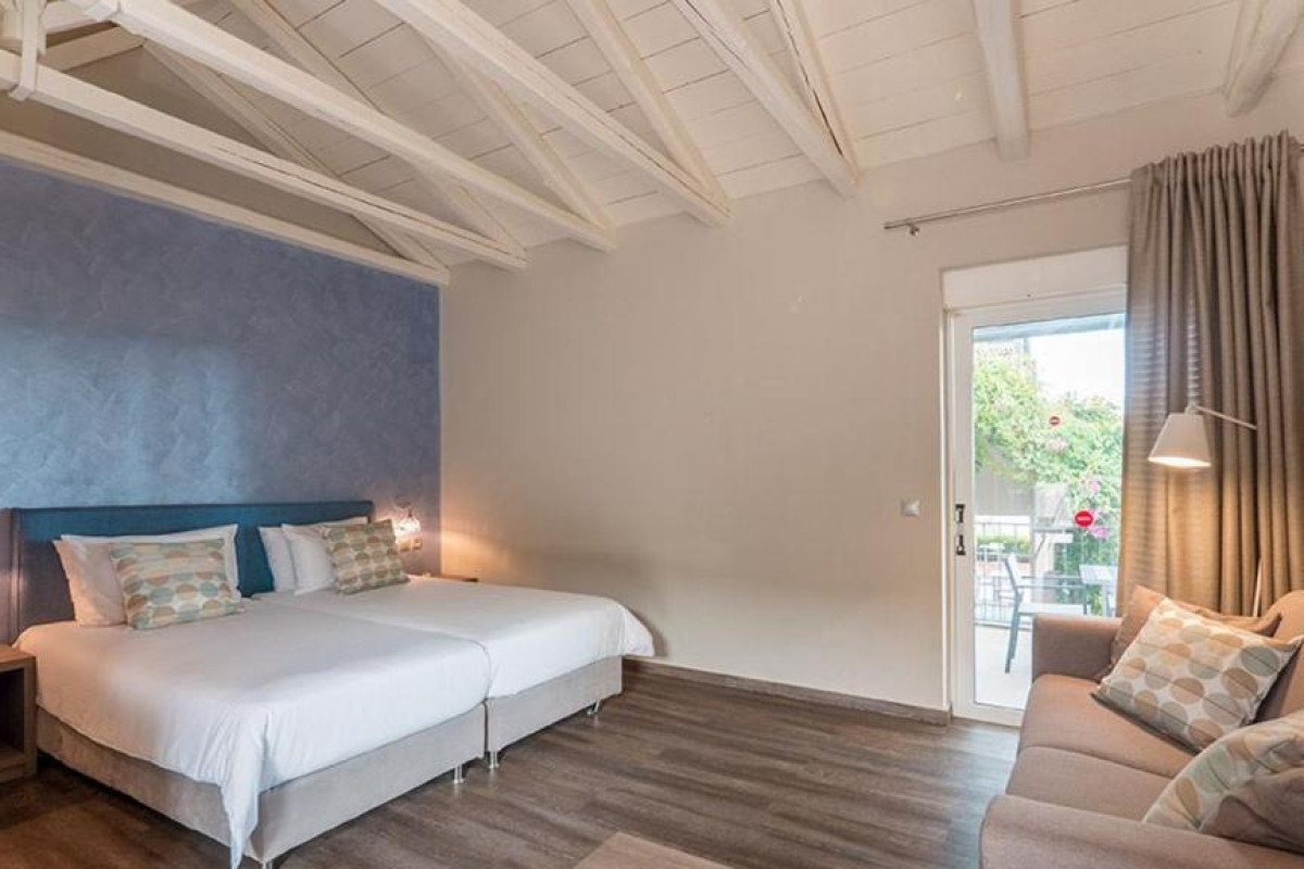 Blue Jasmine Hotel