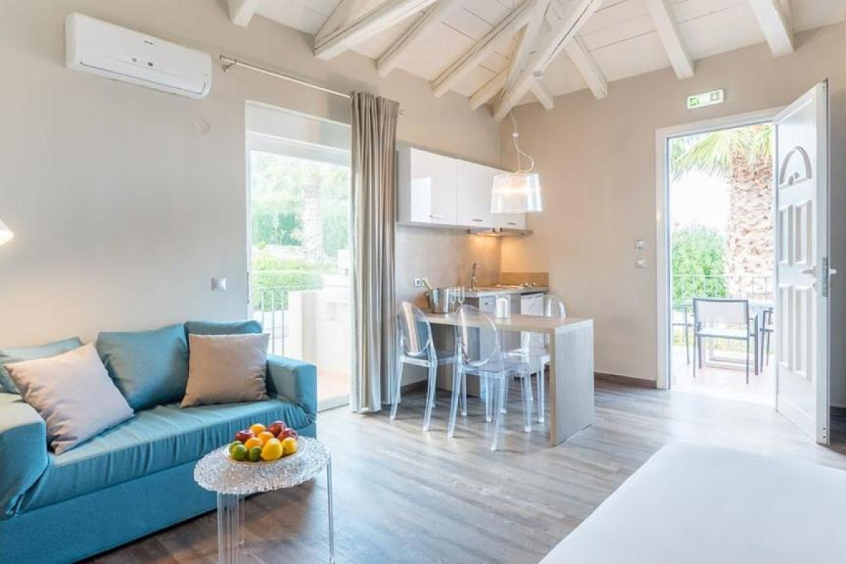 Blue Jasmine Hotel