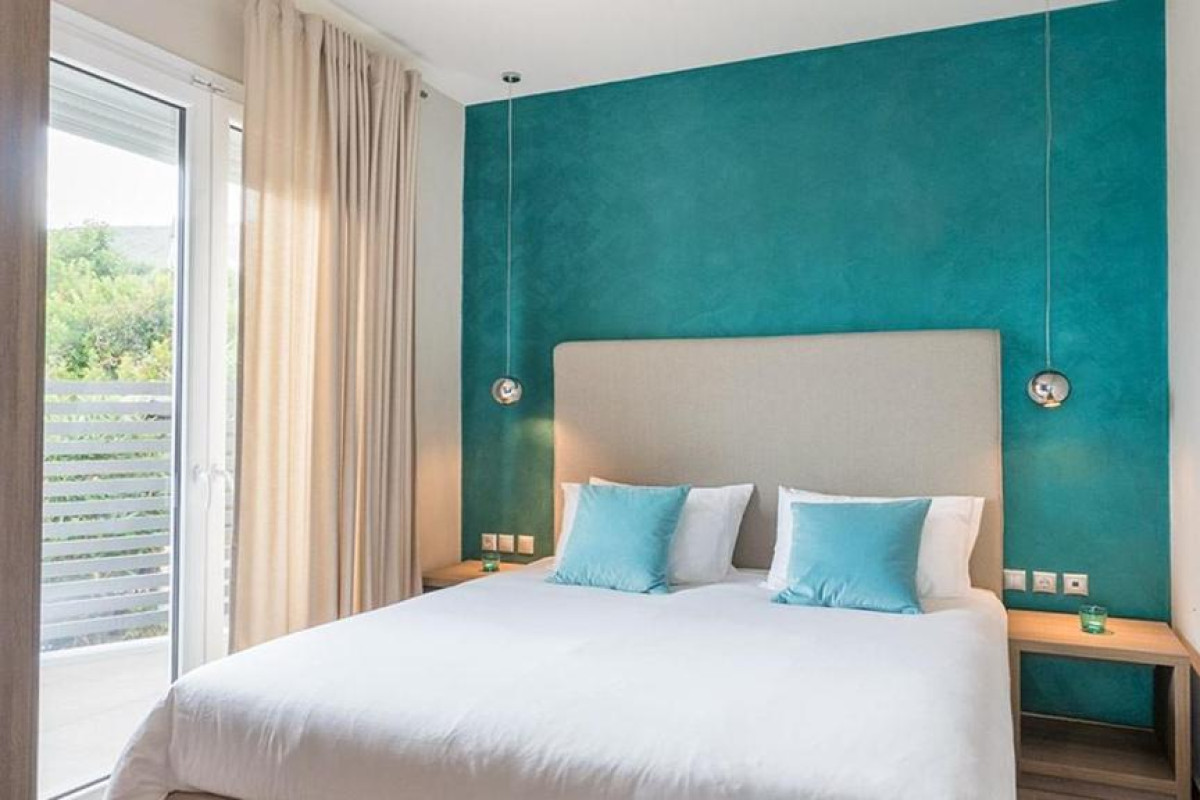 Blue Jasmine Hotel