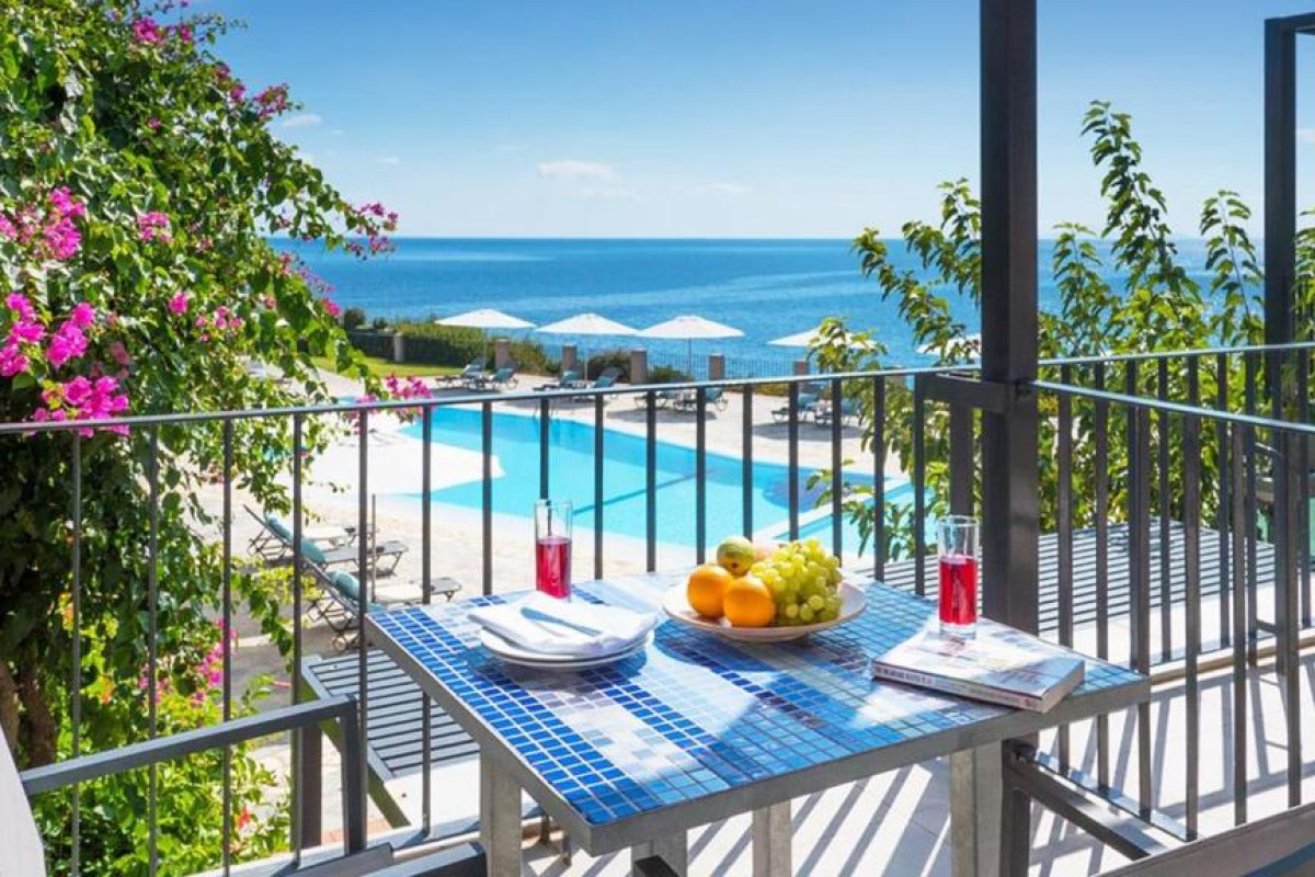 Blue Jasmine Hotel