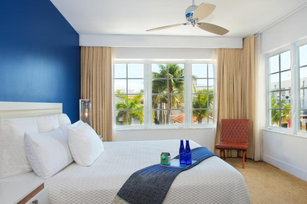 Hotel Blue Moon