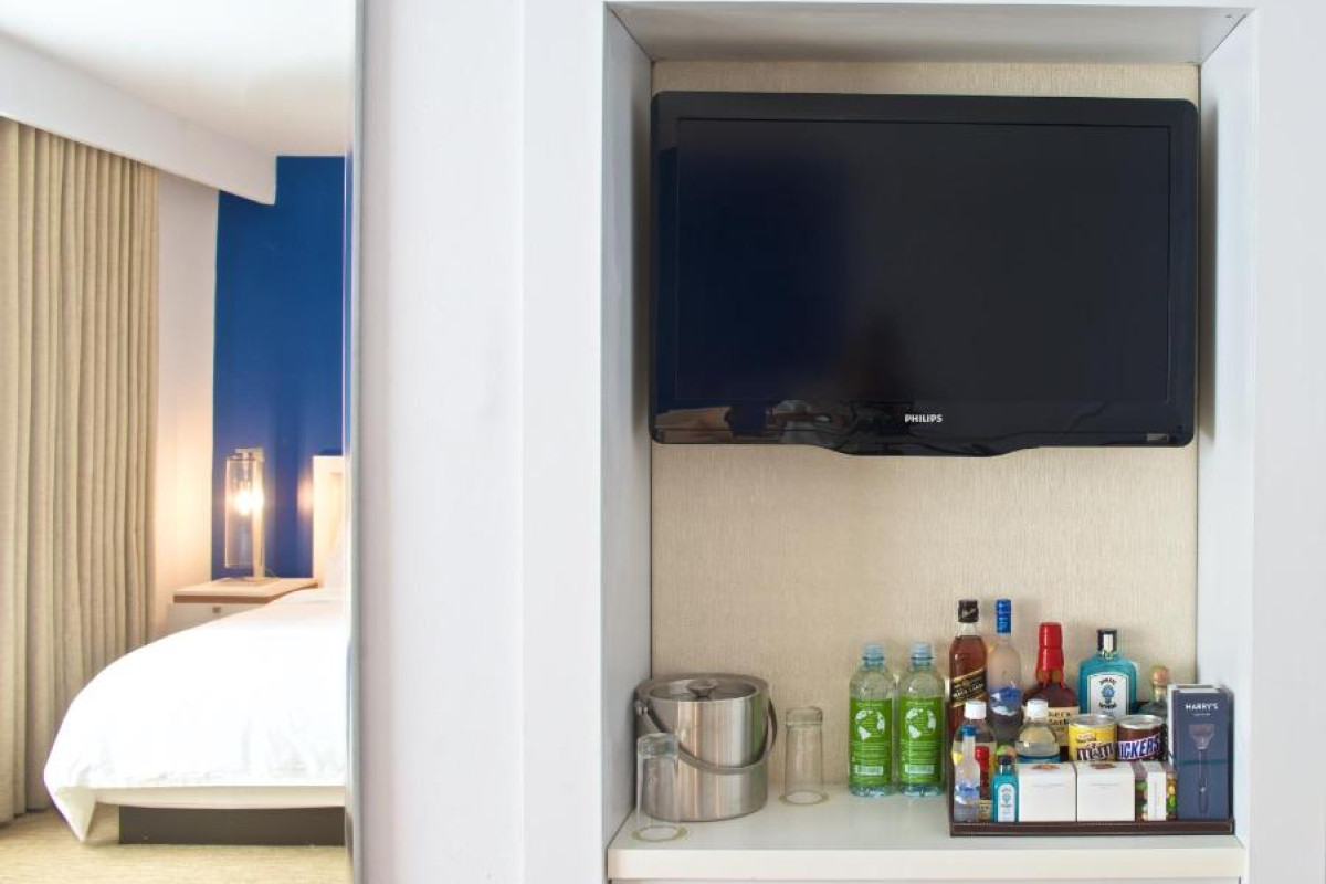Hotel Blue Moon