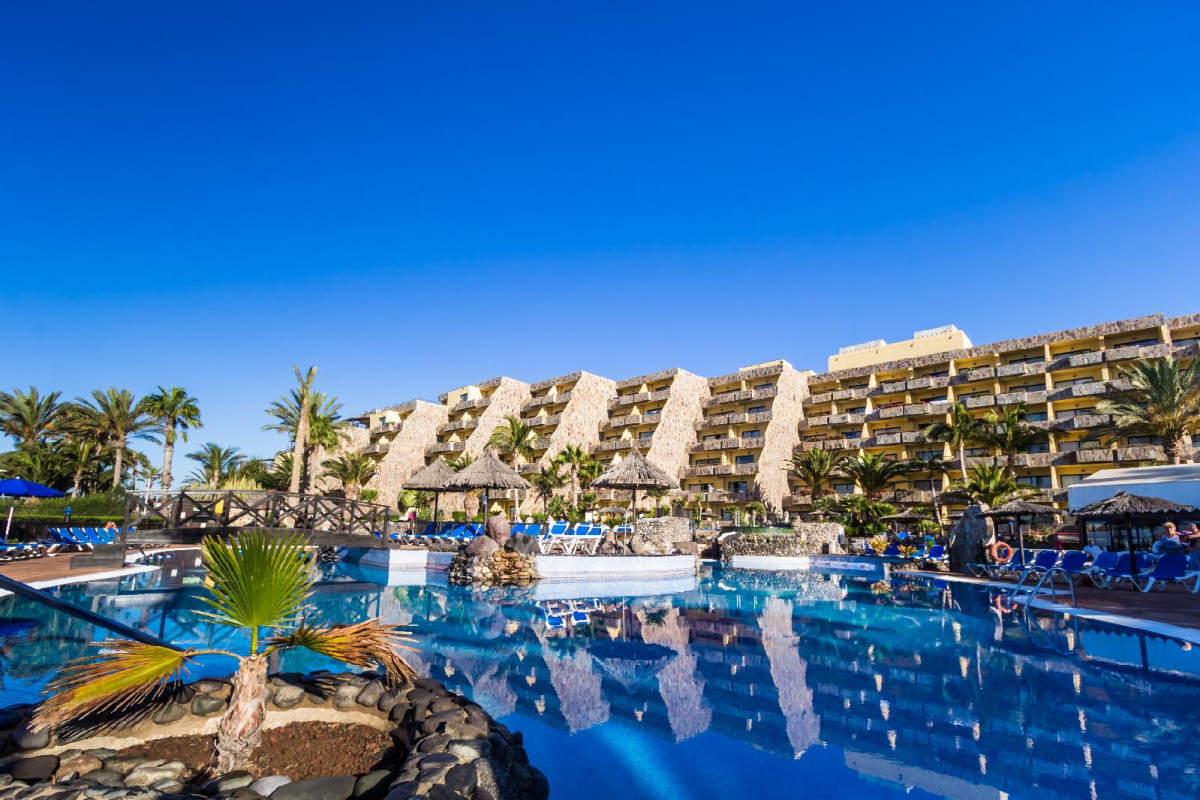 Bluebay Beach Club Aparthotel
