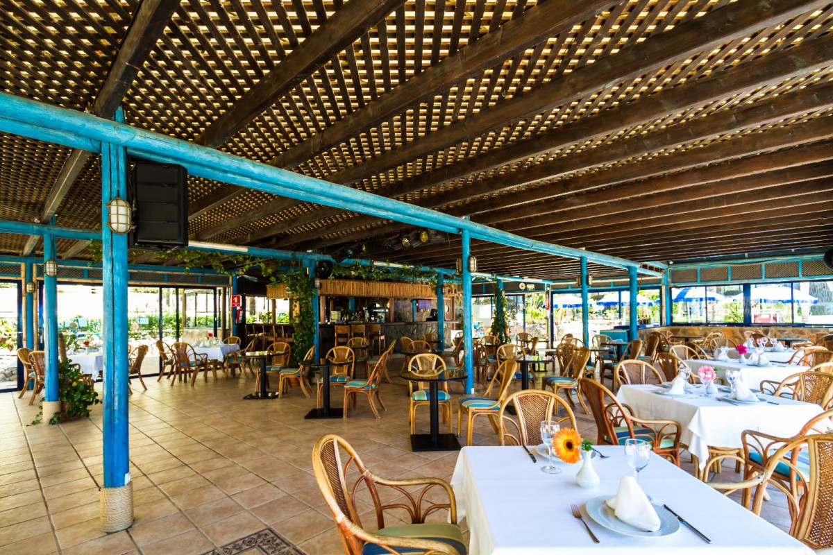 Bluebay Beach Club Aparthotel