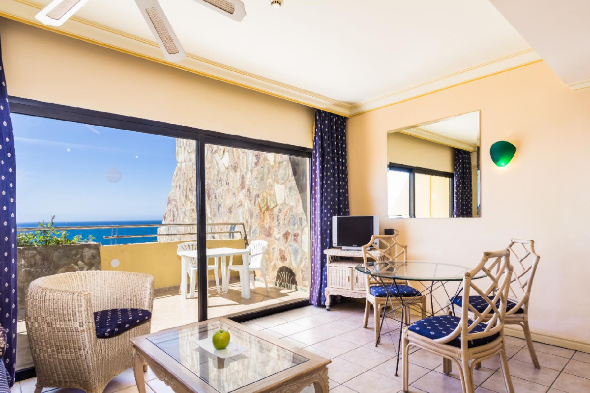 Bluebay Beach Club Aparthotel