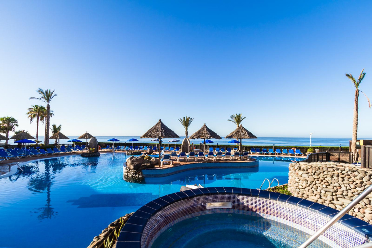 Bluebay Beach Club Aparthotel