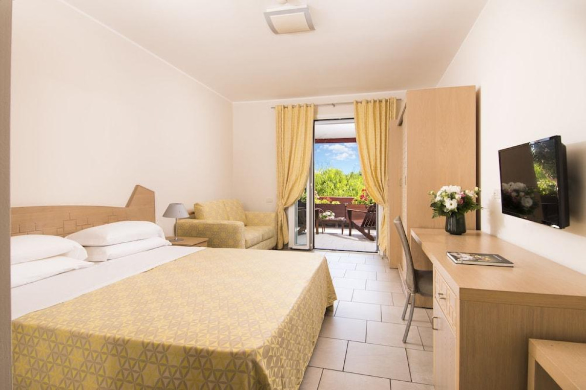 Bluserena Ethra Reserve - Calanè Resort
