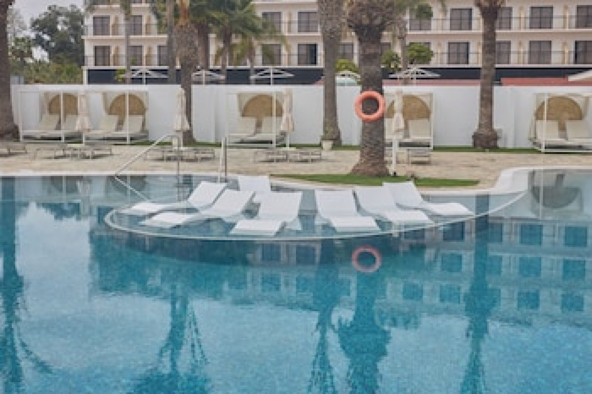 BOHEMIAN GARDENS HOTEL