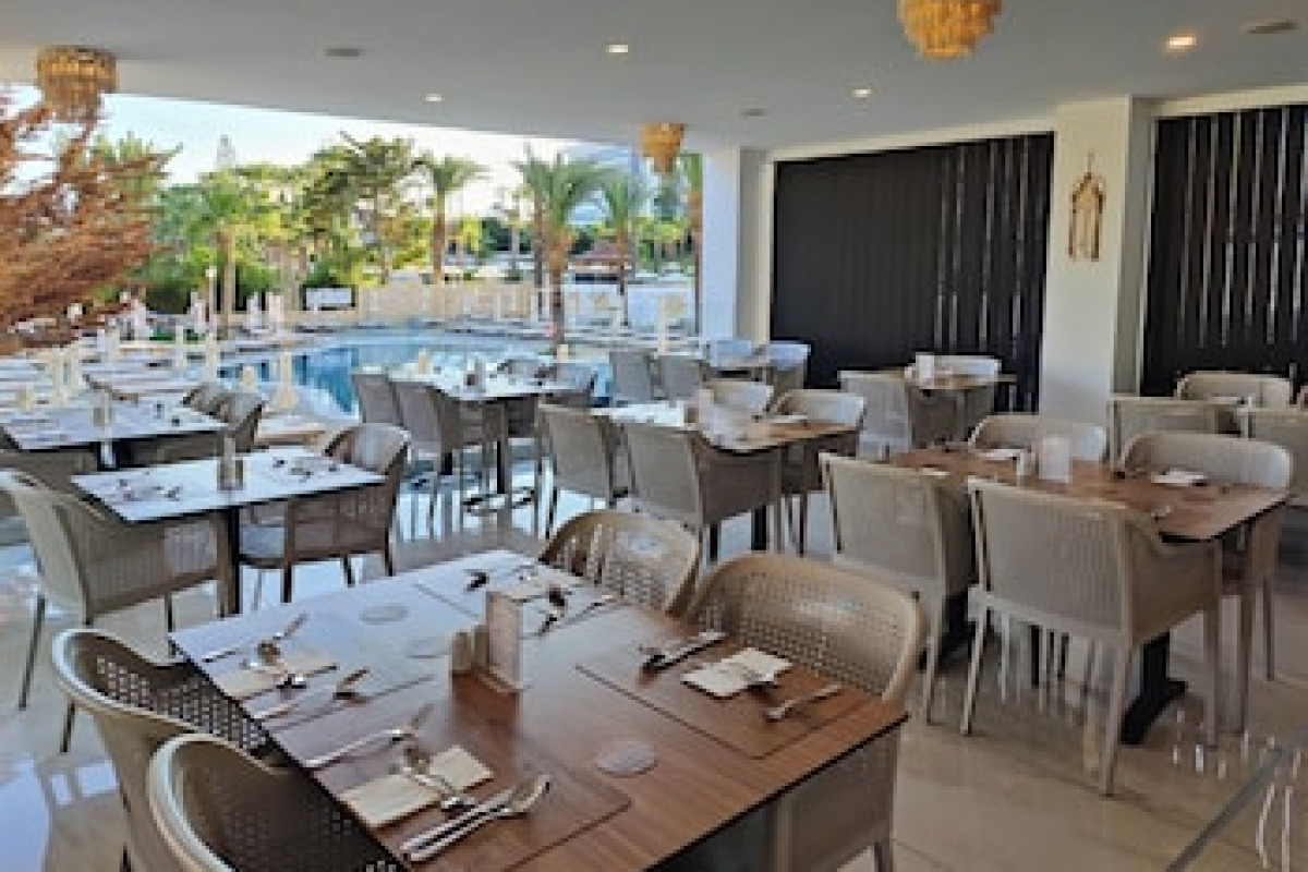 BOHEMIAN GARDENS HOTEL
