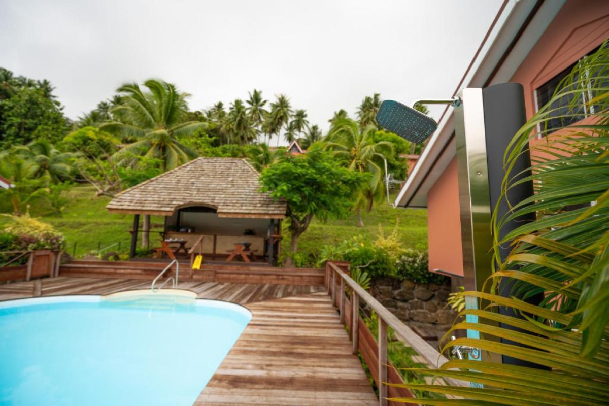Bora Bora Holiday's Lodge