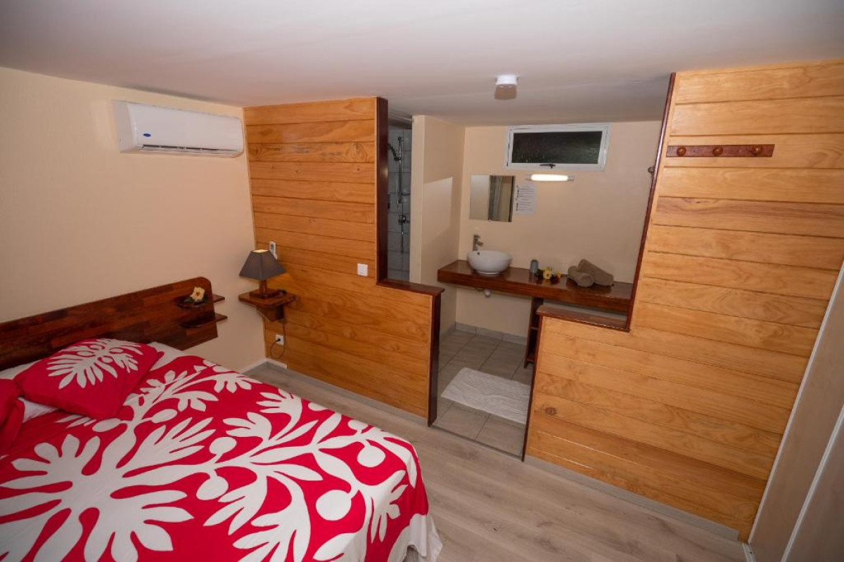 Bora Bora Holiday's Lodge