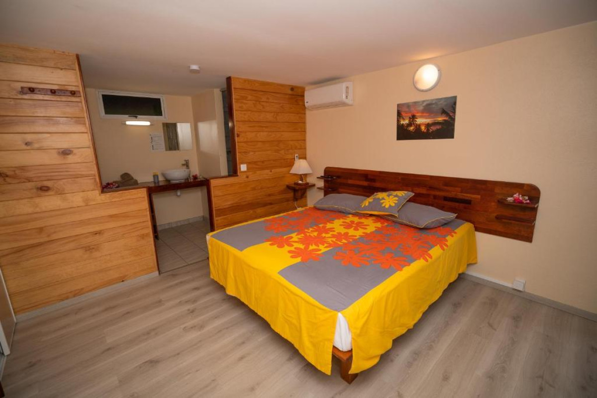 Bora Bora Holiday's Lodge
