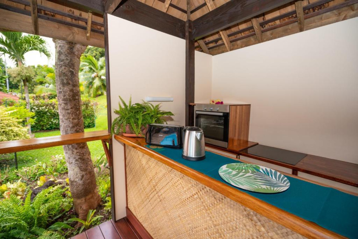 Bora Bora Holiday's Lodge