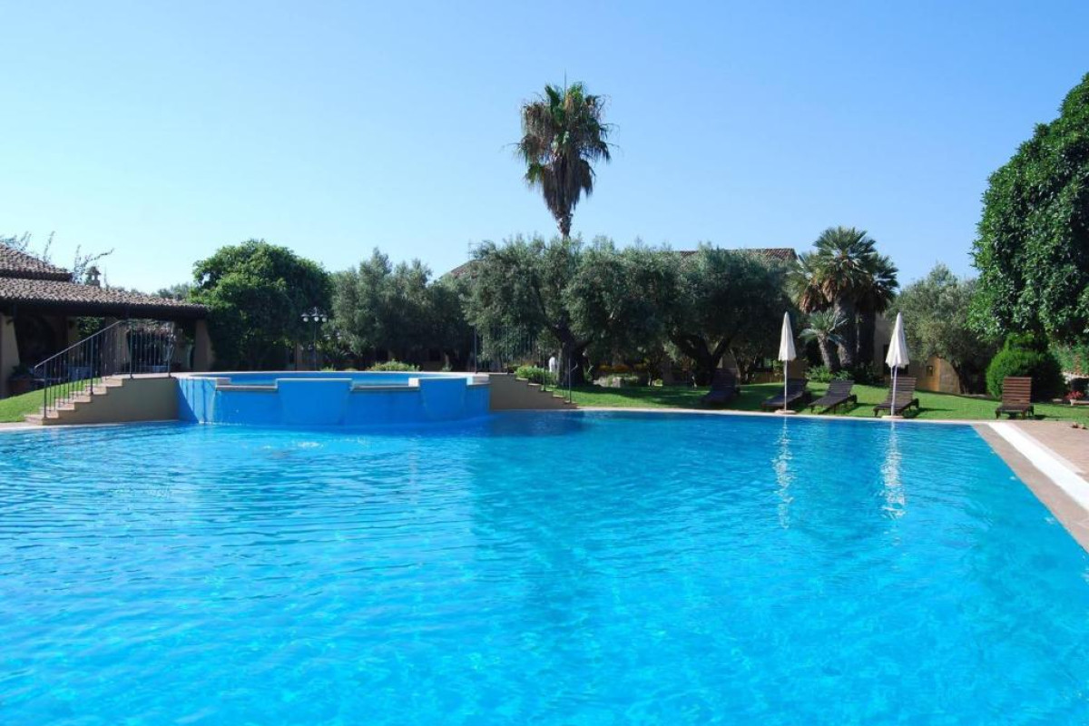 Borghetto Beach Club Resort