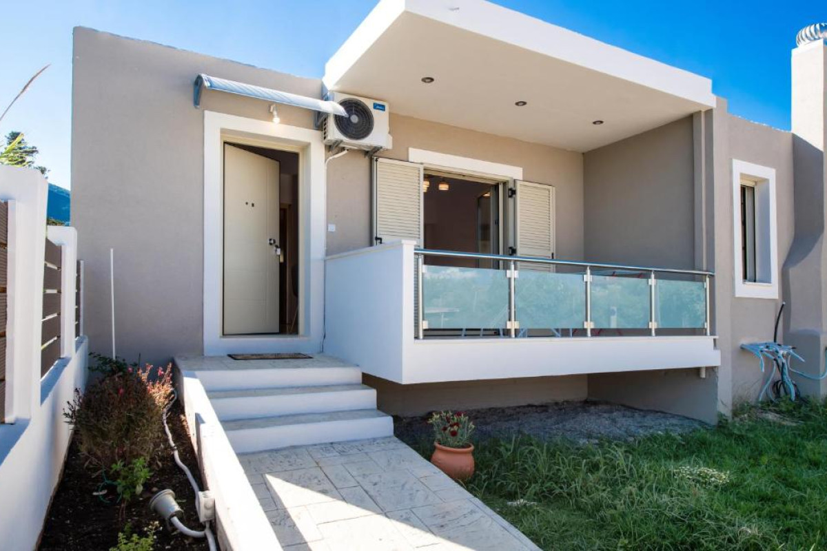 Bounatsa Studios & Apartments