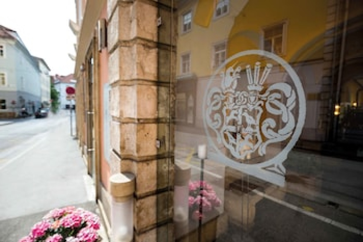 BOUTIQUE HOTEL DOM - ROOMS AND SUITES