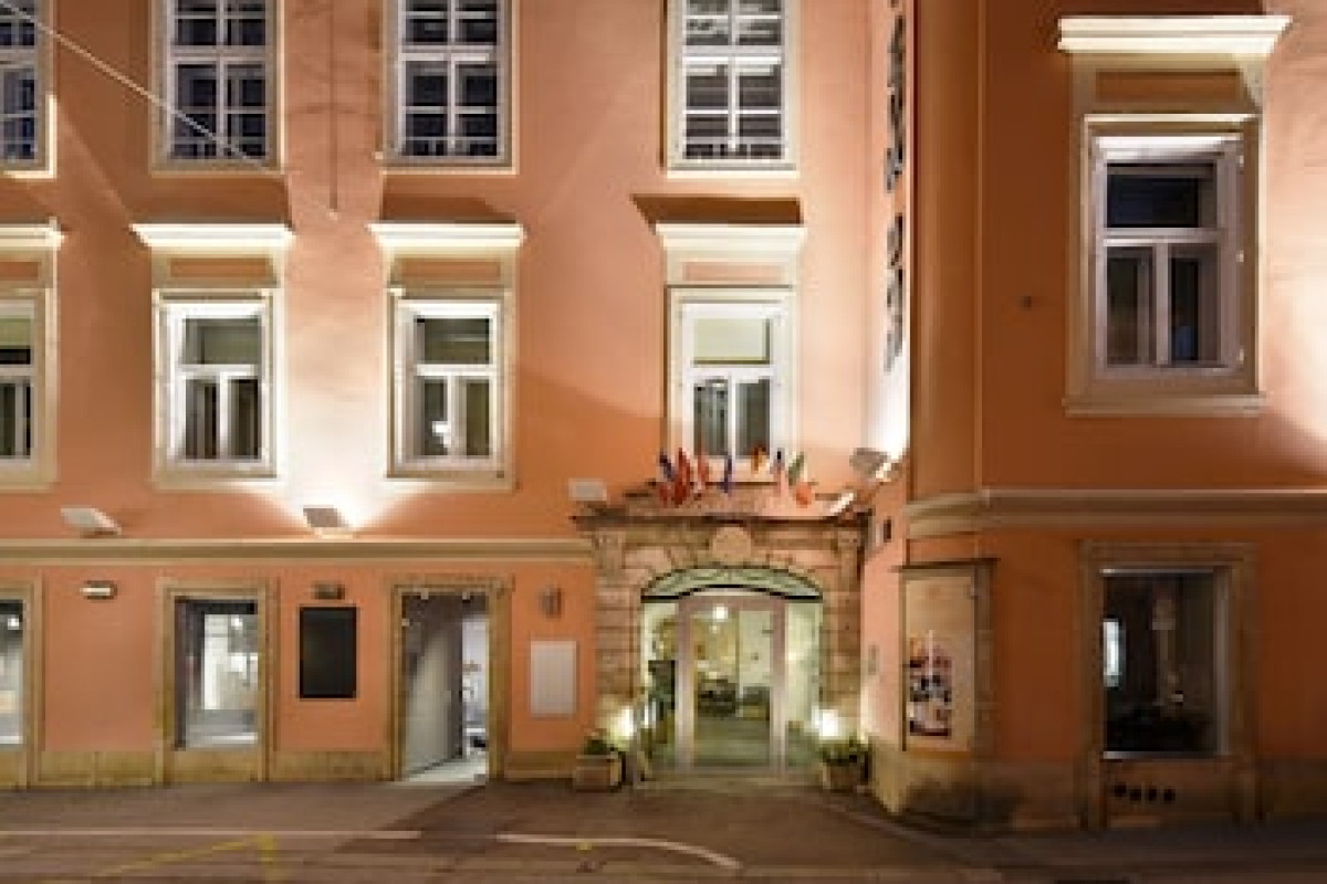 BOUTIQUE HOTEL DOM - ROOMS AND SUITES
