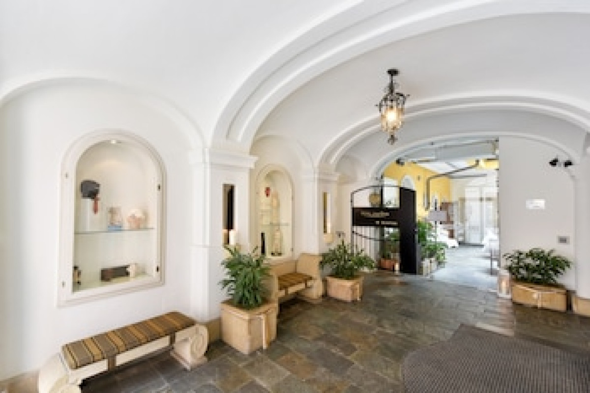 BOUTIQUE HOTEL DOM - ROOMS AND SUITES
