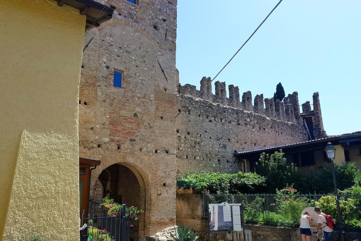 Bright Apartments Moniga - Castle Bells