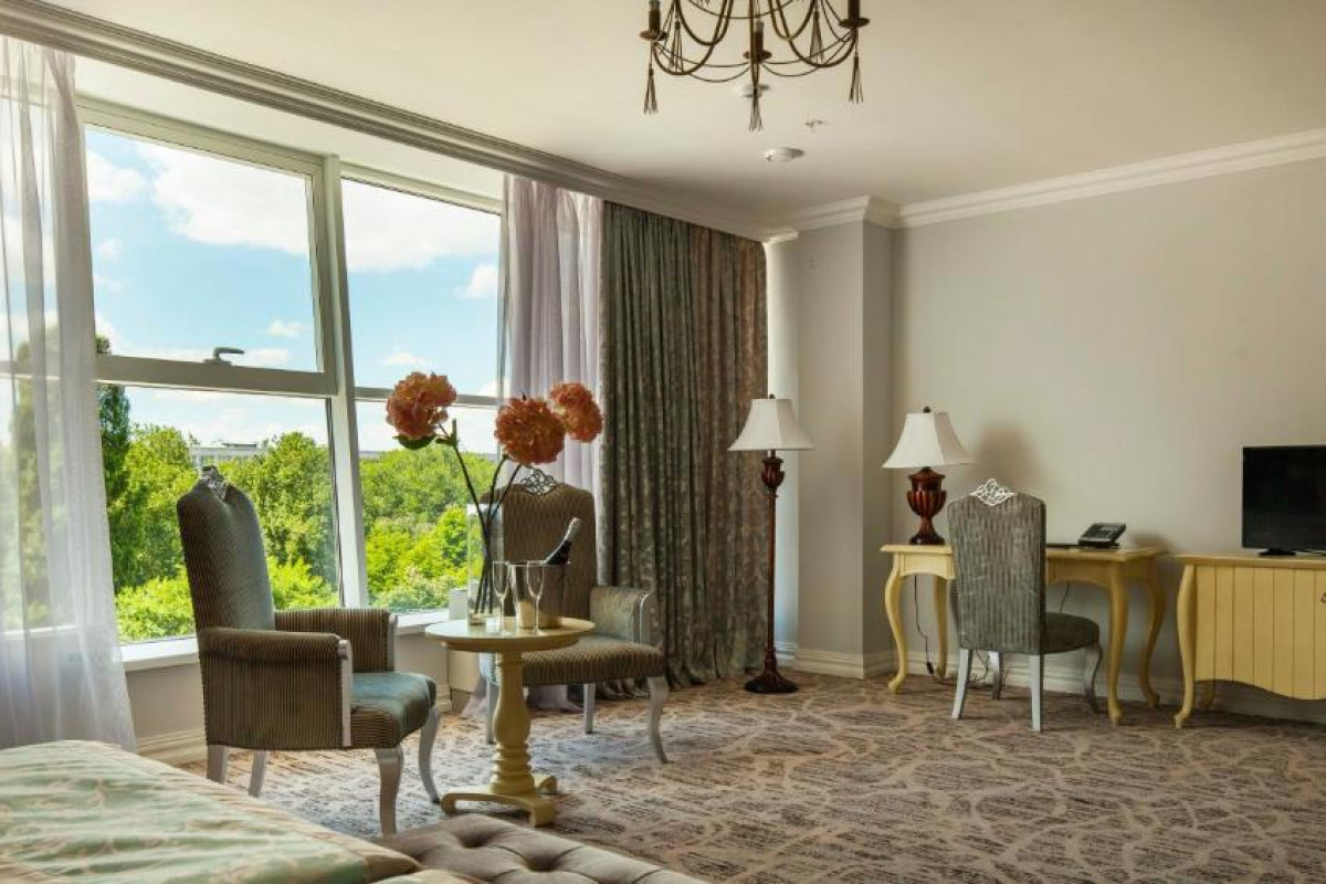 Bristol Central Park Hotel