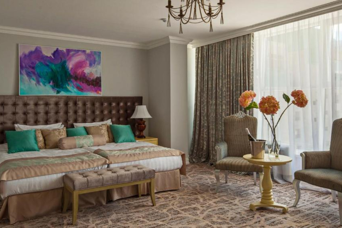 Bristol Central Park Hotel