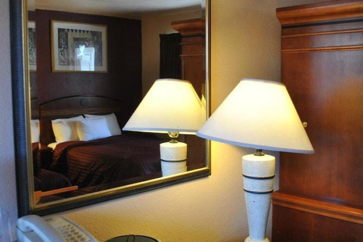 Budget Inn
