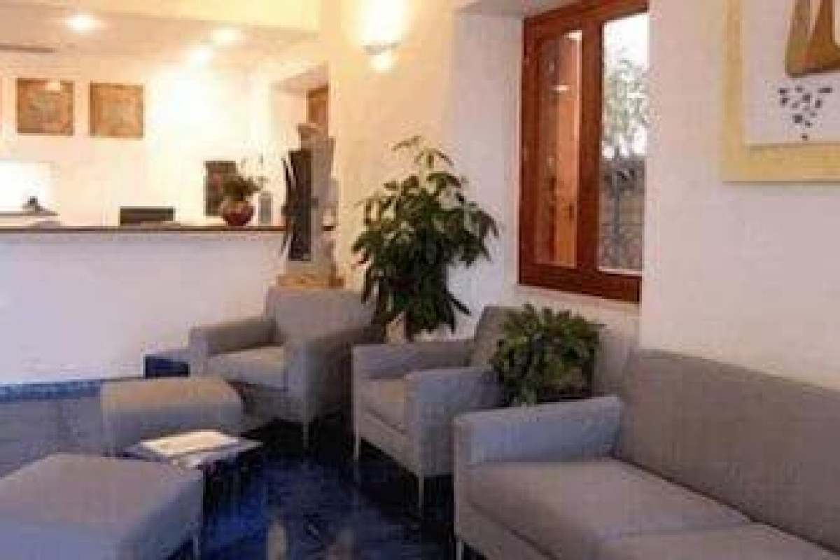 Bue Marino Hotel & Rooftop Bar