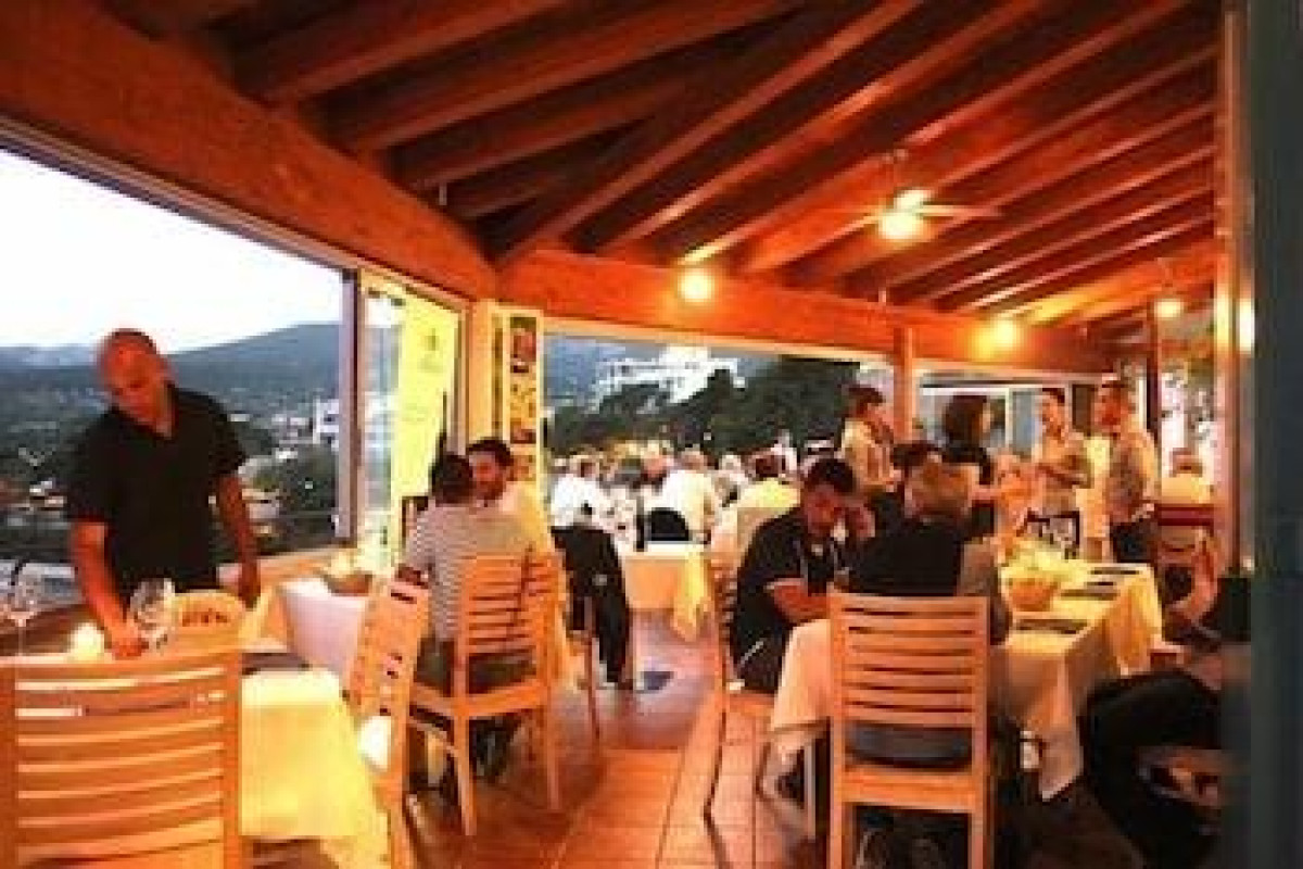 Bue Marino Hotel & Rooftop Bar