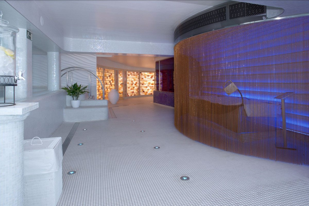 Bull Reina Isabel  Spa