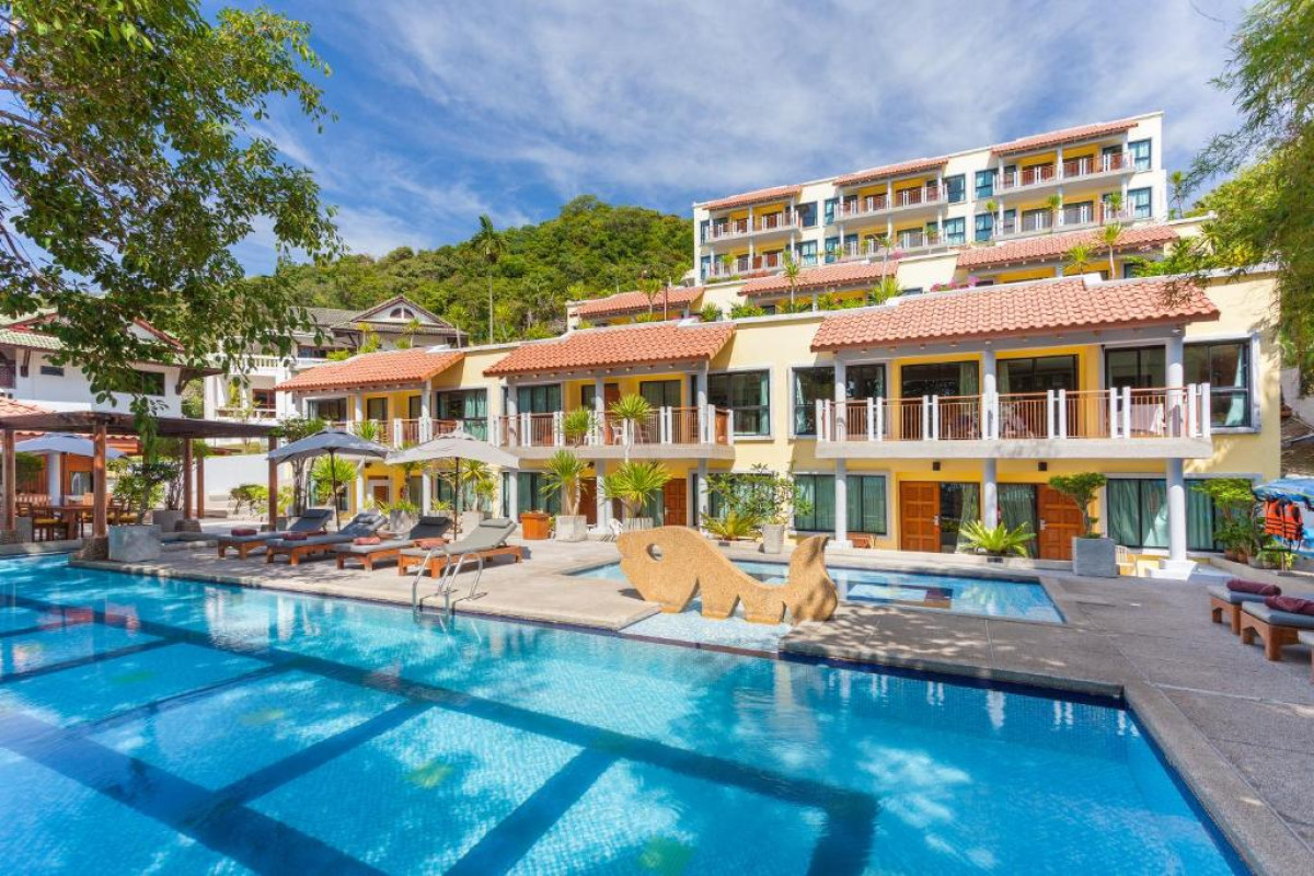 Hotel By The Sea