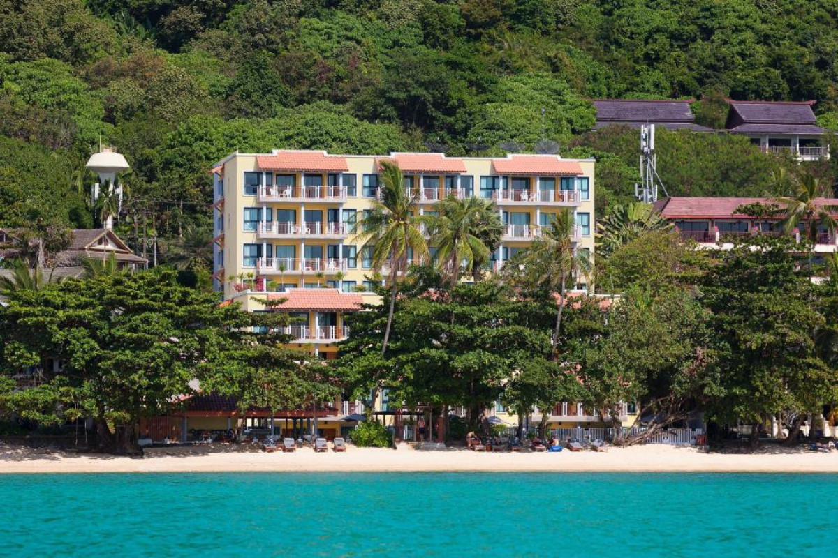 Hotel By The Sea