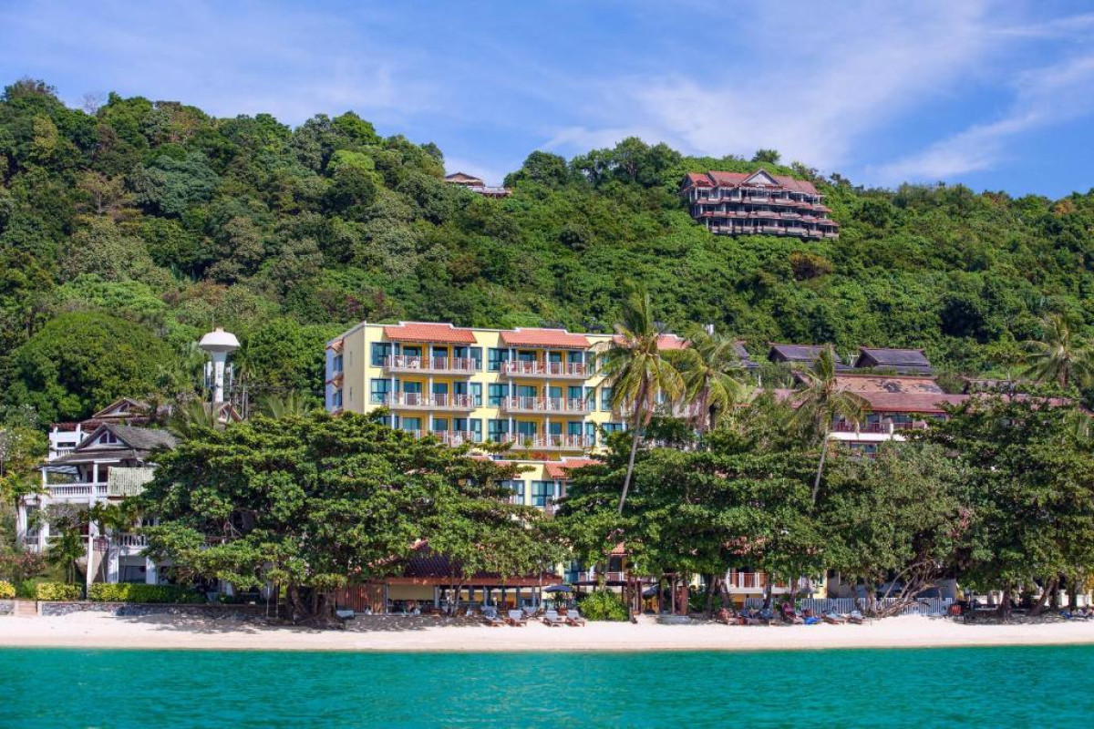 Hotel By The Sea