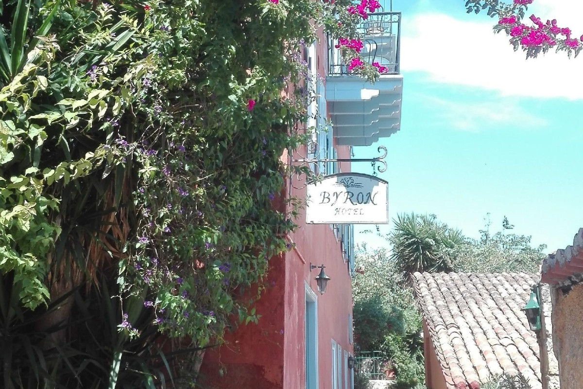 Byron Hotel