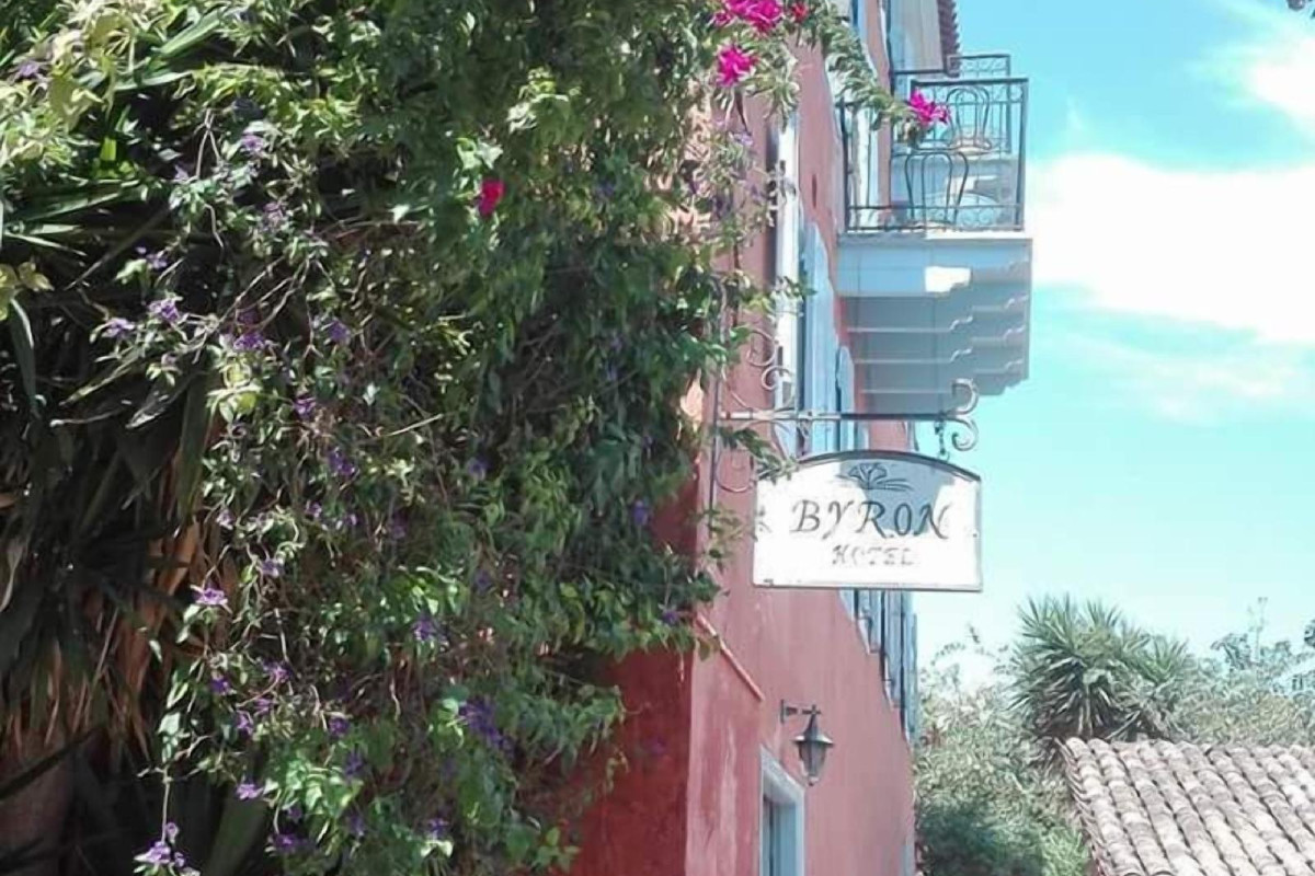 Byron Hotel