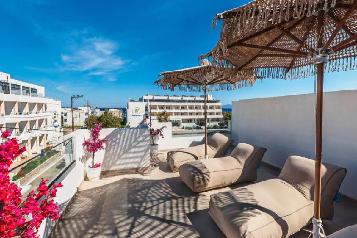 Cabana White Boutique Hotel & Suites