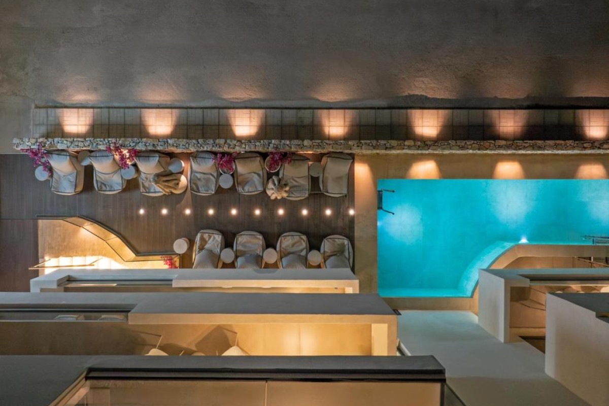 Cabana White Boutique Hotel & Suites